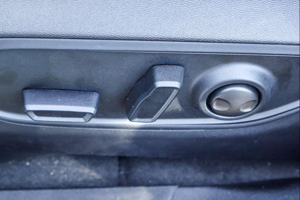 new 2026 Jeep Cherokee car, priced at $41,995