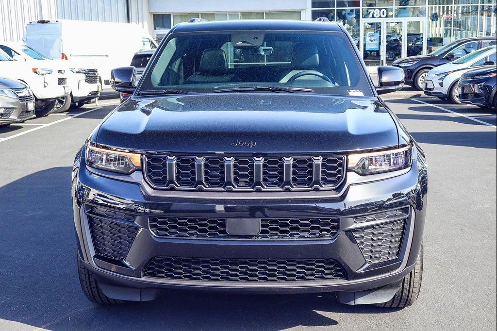 new 2026 Jeep Grand Cherokee car, priced at $48,525