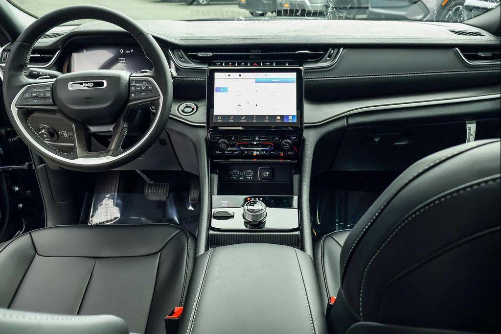 new 2025 Jeep Grand Cherokee car, priced at $49,881