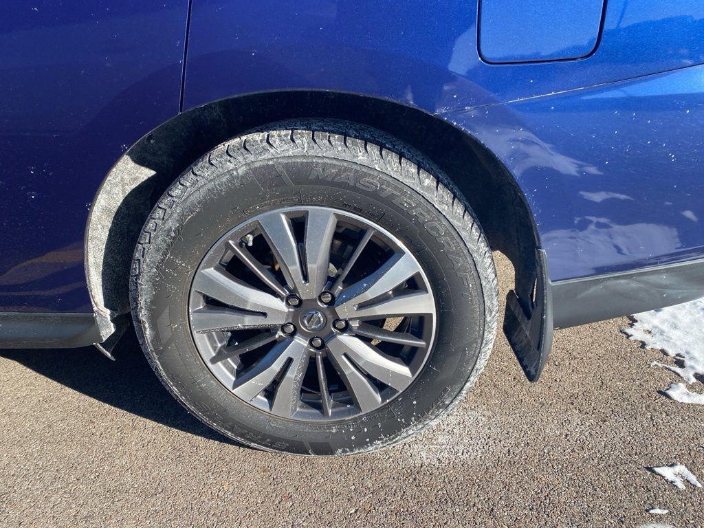 used 2018 Nissan Pathfinder car, priced at $9,995