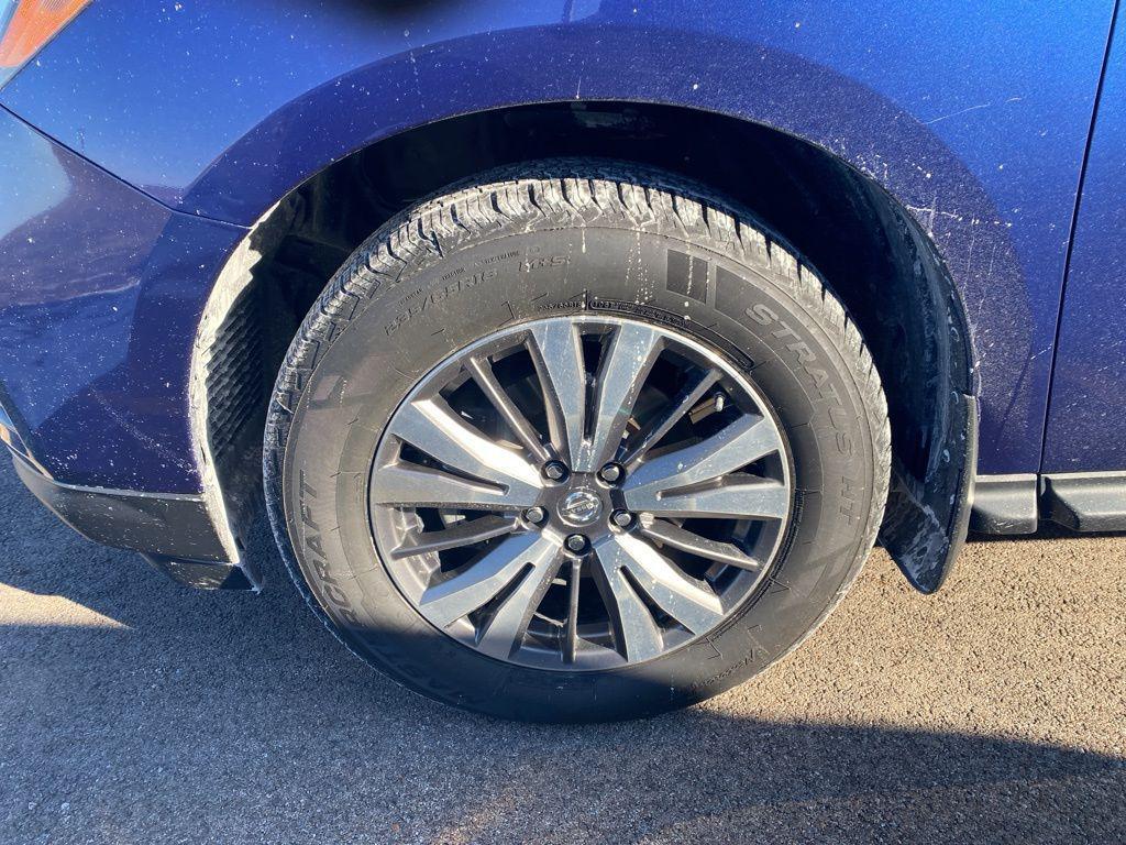 used 2018 Nissan Pathfinder car, priced at $9,995