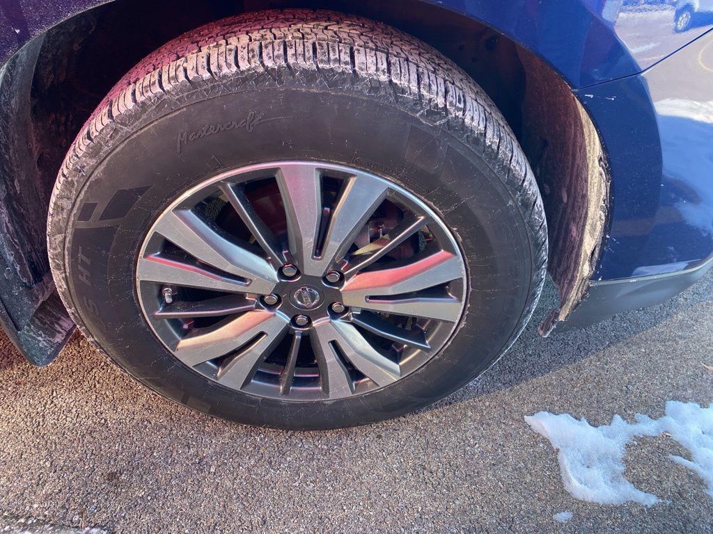 used 2018 Nissan Pathfinder car, priced at $9,995