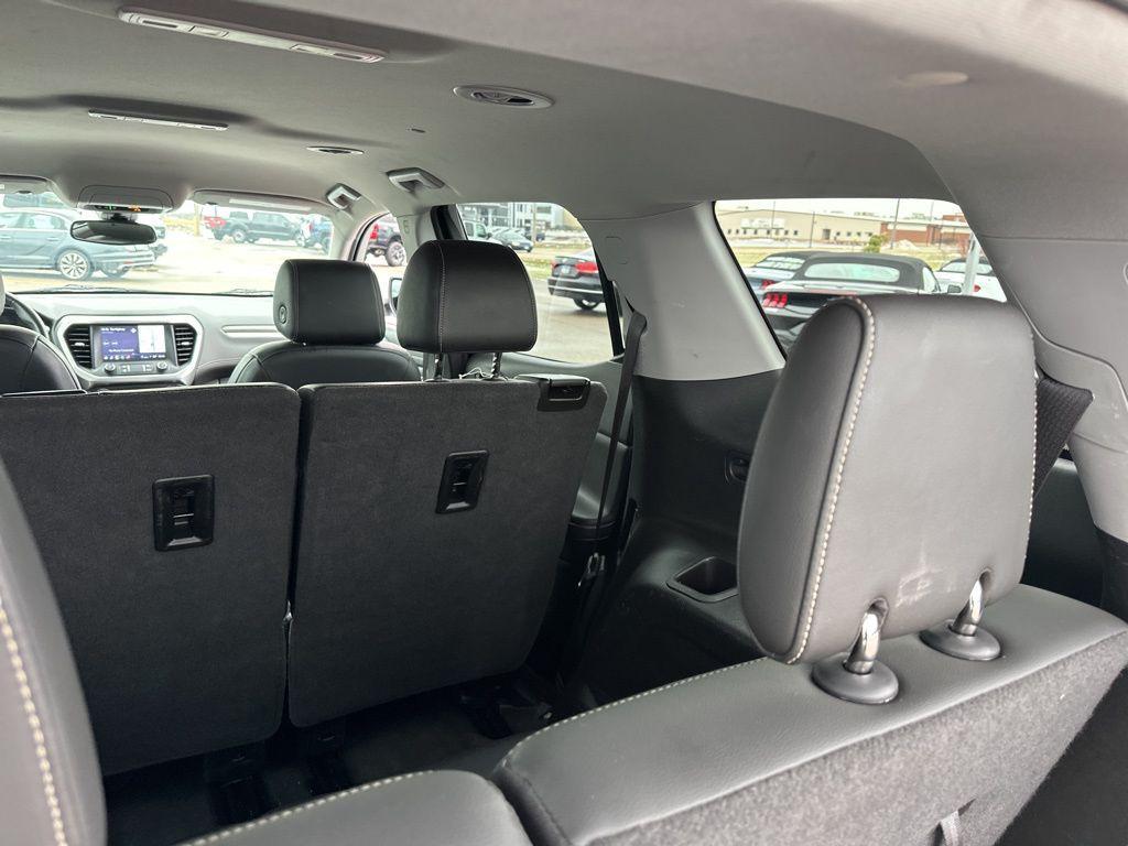 used 2023 GMC Acadia car, priced at $22,899