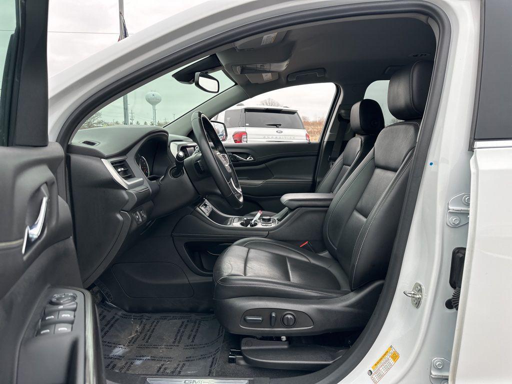 used 2023 GMC Acadia car, priced at $22,899