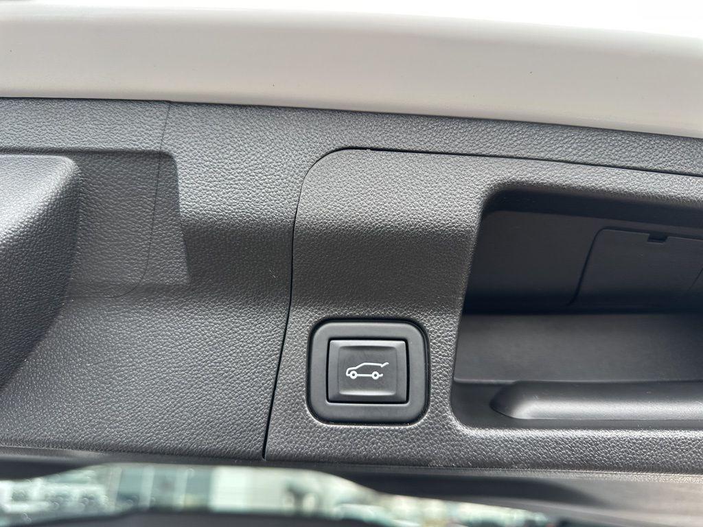 used 2023 GMC Acadia car, priced at $22,899