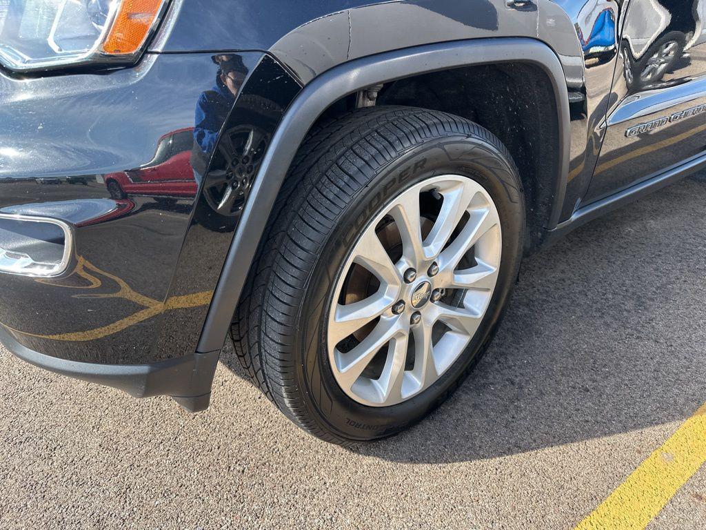 used 2017 Jeep Grand Cherokee car, priced at $14,878