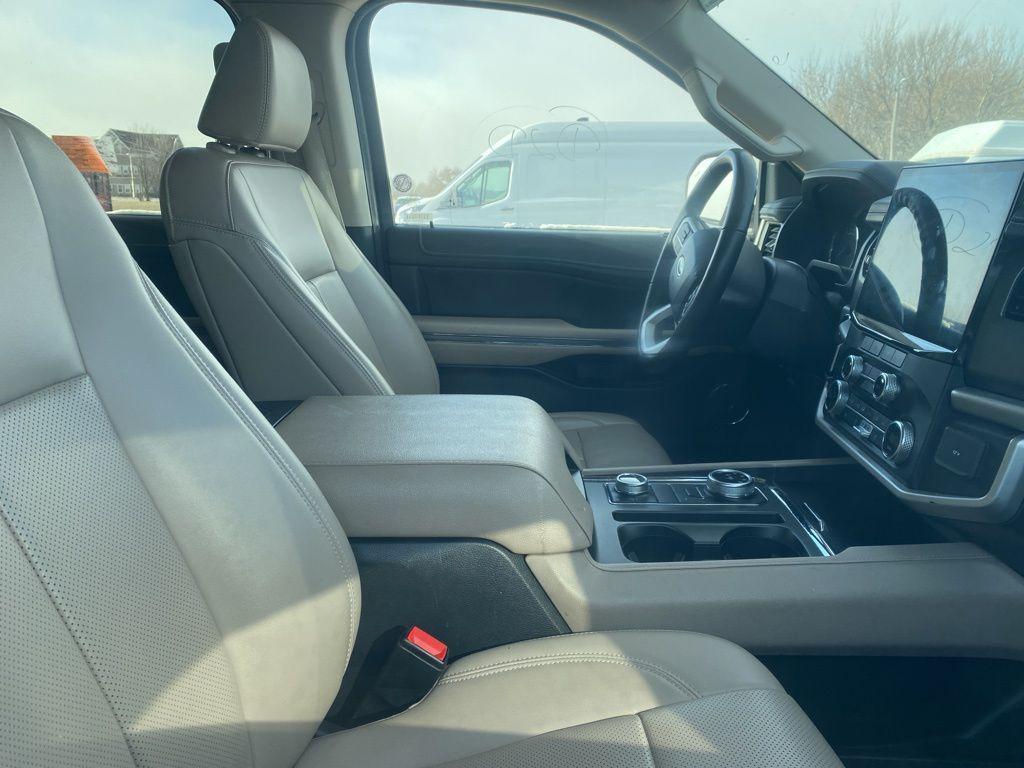 used 2023 Ford Expedition car, priced at $39,039