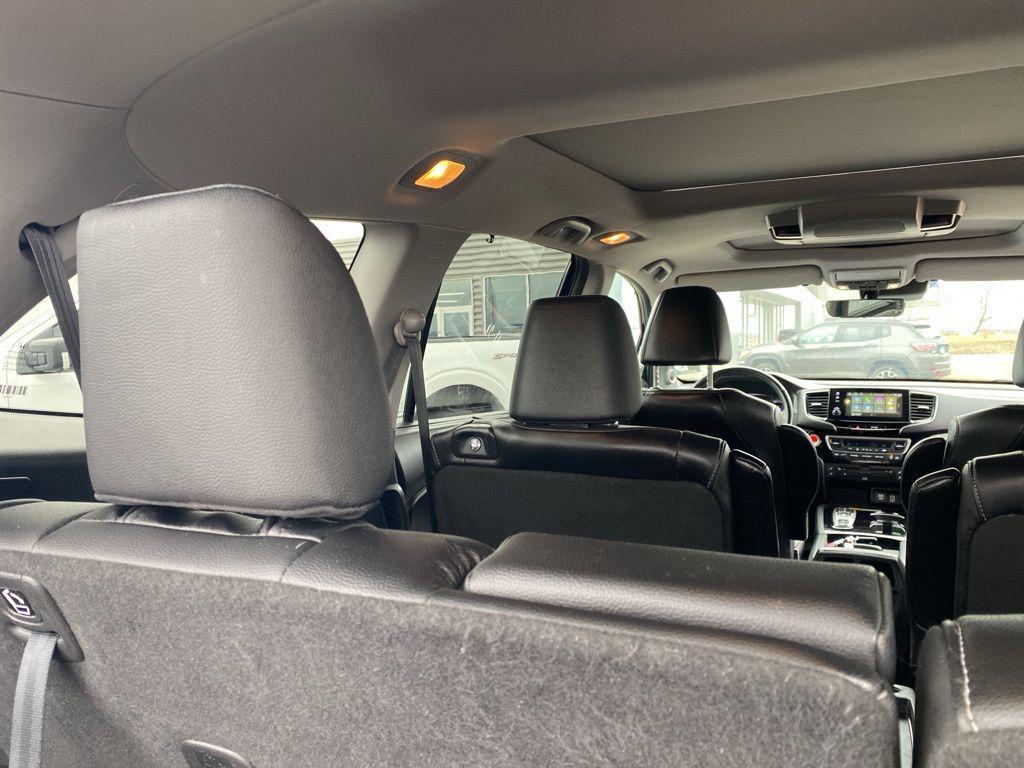 used 2022 Honda Pilot car, priced at $29,327