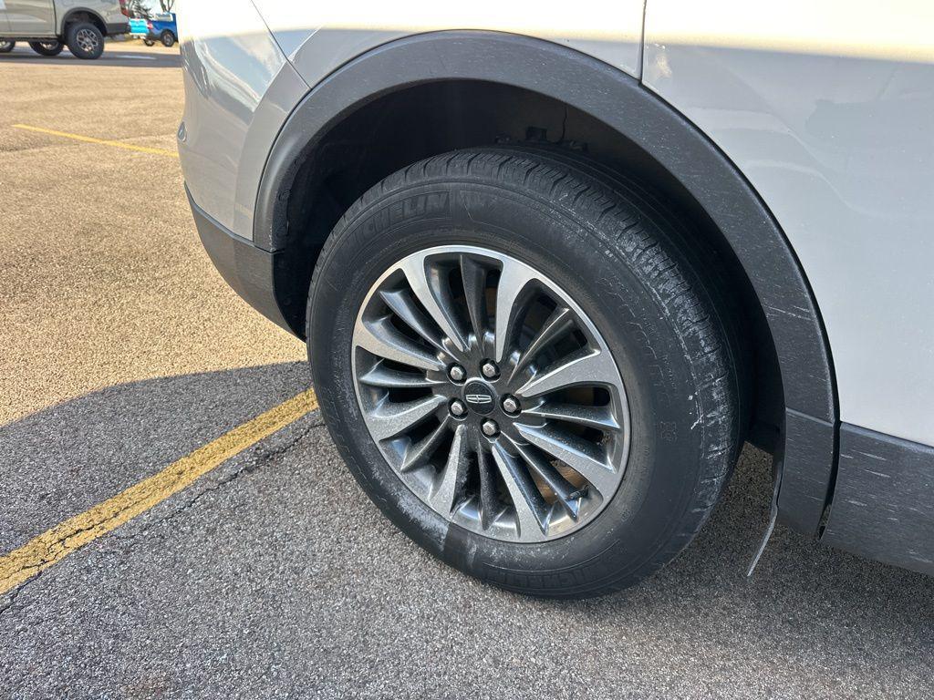 used 2021 Lincoln Nautilus car, priced at $23,825