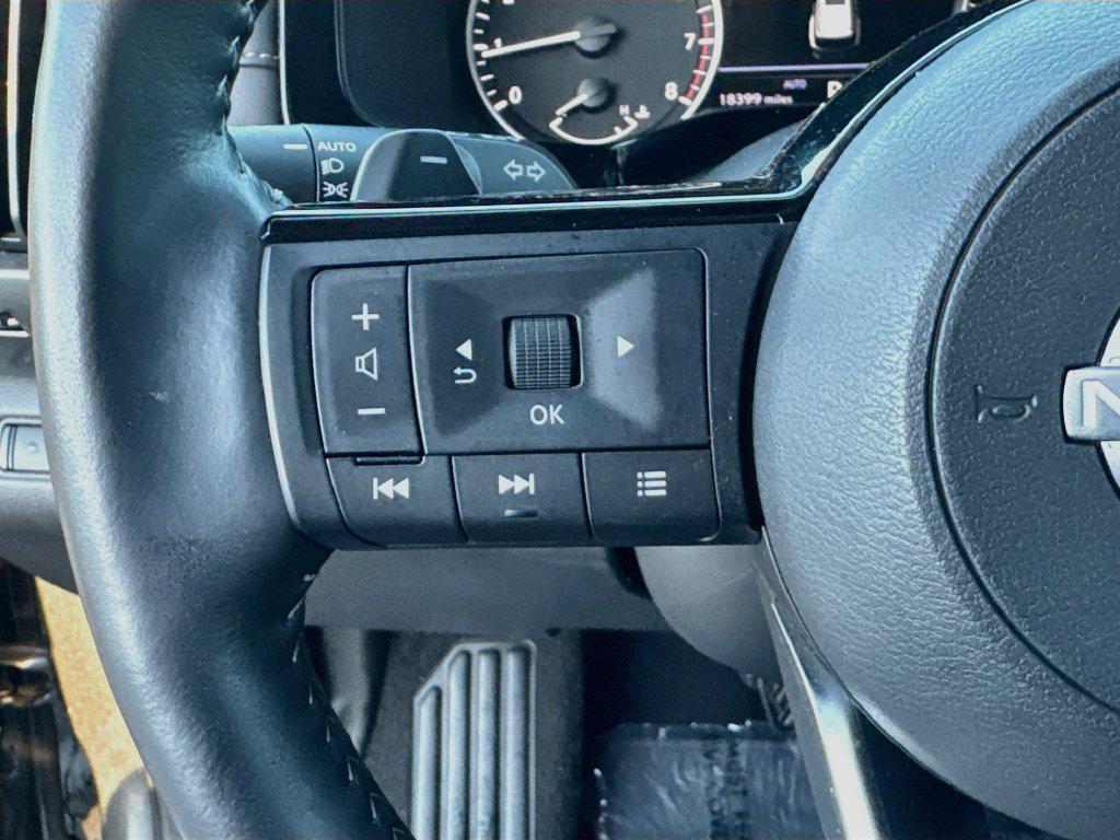 used 2025 Nissan Pathfinder car, priced at $34,098