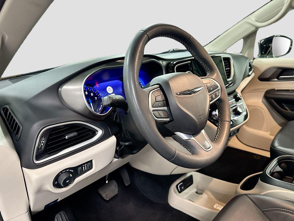 used 2024 Chrysler Pacifica car, priced at $26,799