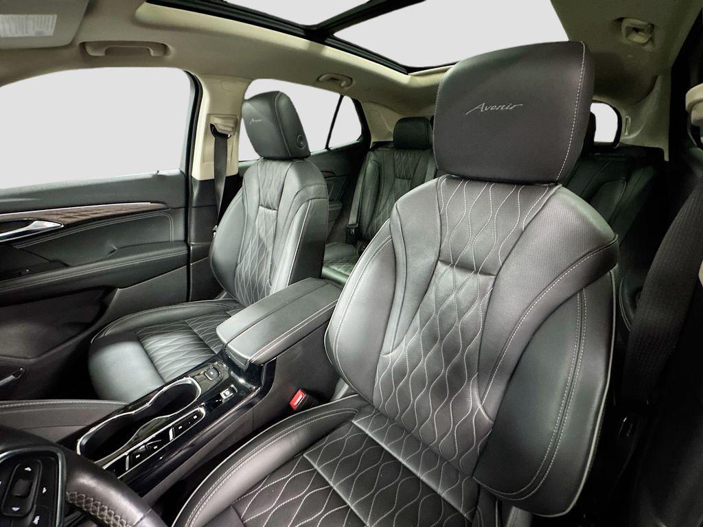 used 2022 Buick Envision car, priced at $24,999