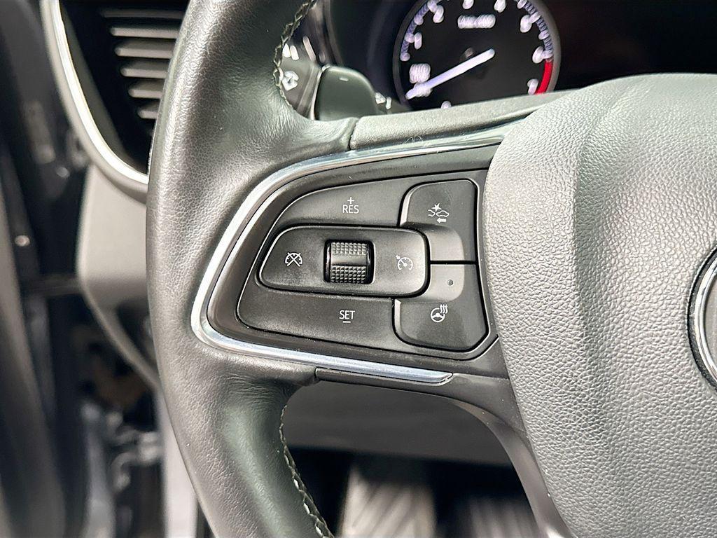 used 2022 Buick Envision car, priced at $24,999