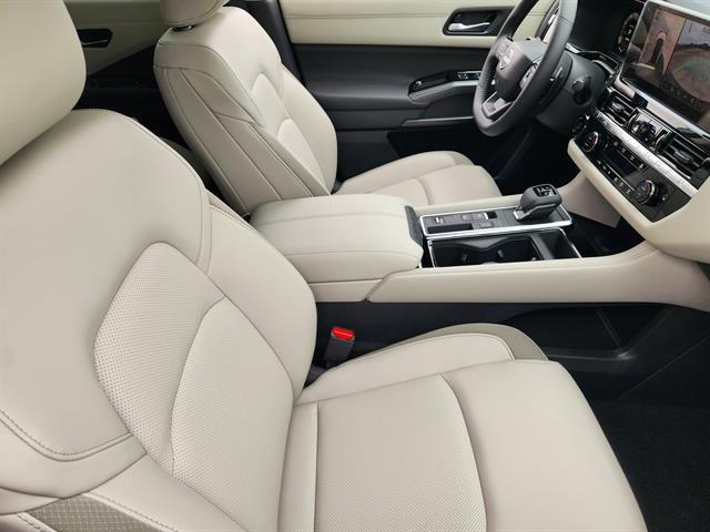 new 2026 Nissan Pathfinder car, priced at $38,115