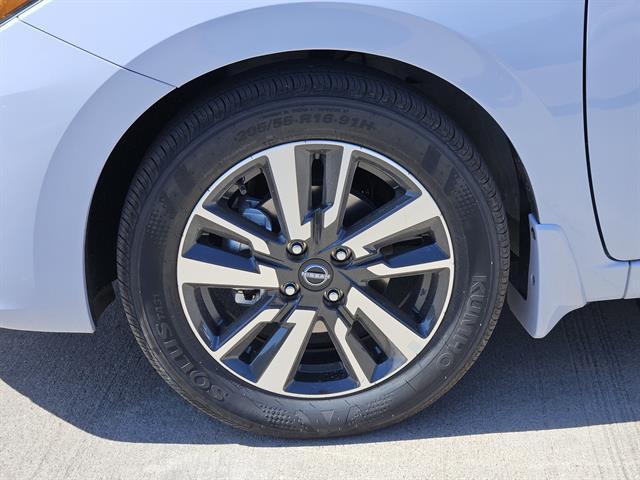 new 2025 Nissan Versa car, priced at $22,008