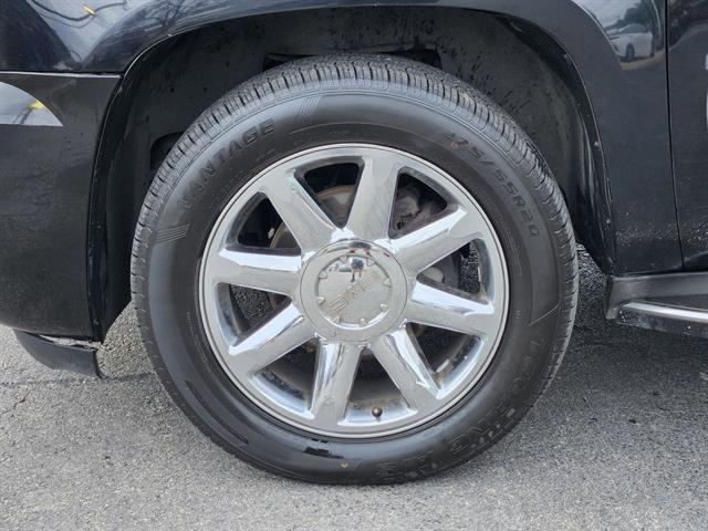 used 2010 GMC Yukon car, priced at $6,978