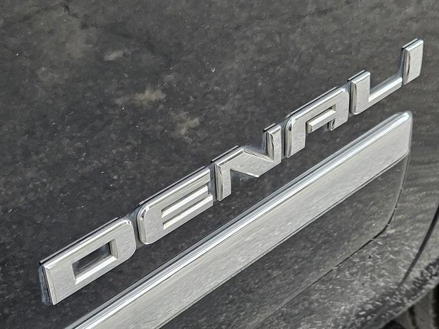 used 2010 GMC Yukon car, priced at $6,978