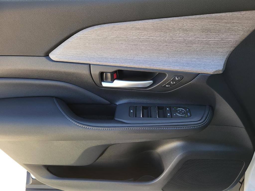 used 2025 Toyota Grand Highlander Hybrid car, priced at $56,516