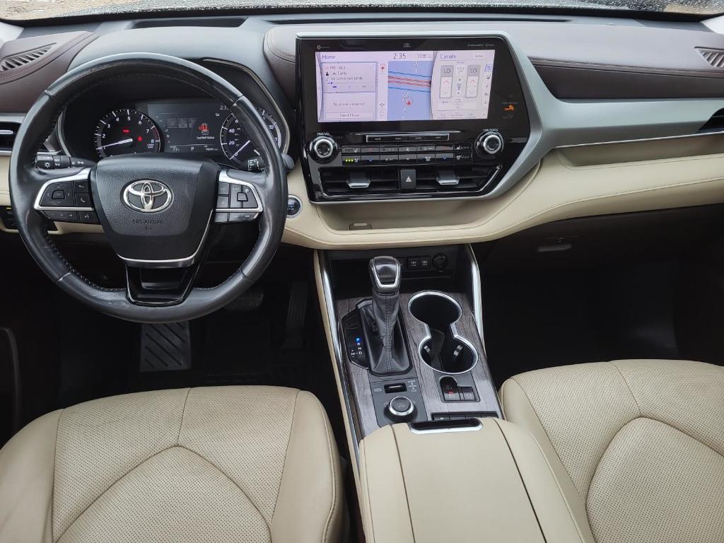 used 2020 Toyota Highlander car, priced at $30,616