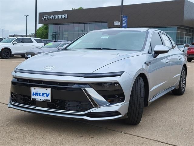 new 2025 Hyundai Sonata Hybrid car, priced at $27,491