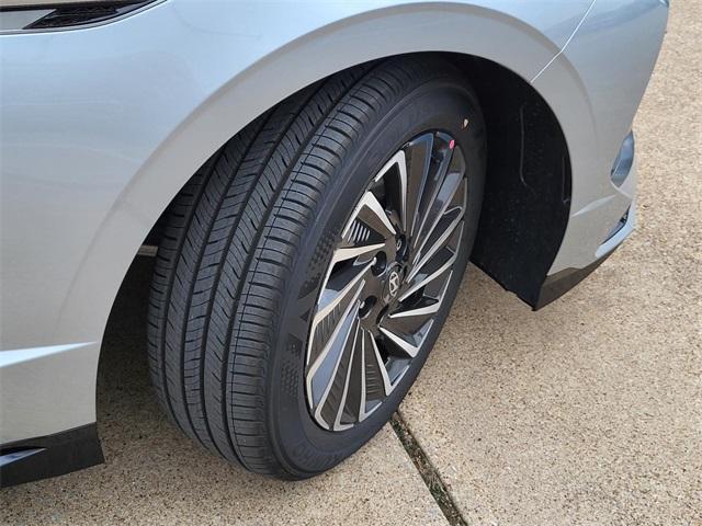 new 2025 Hyundai Sonata Hybrid car, priced at $27,491