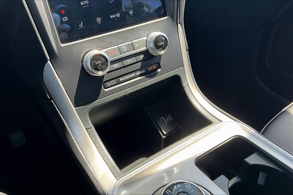 used 2024 Ford Edge car, priced at $21,931