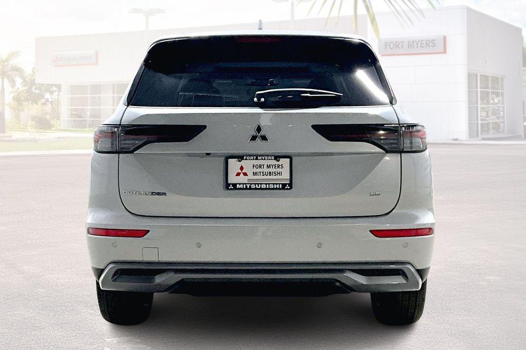 new 2026 Mitsubishi Outlander car, priced at $32,324