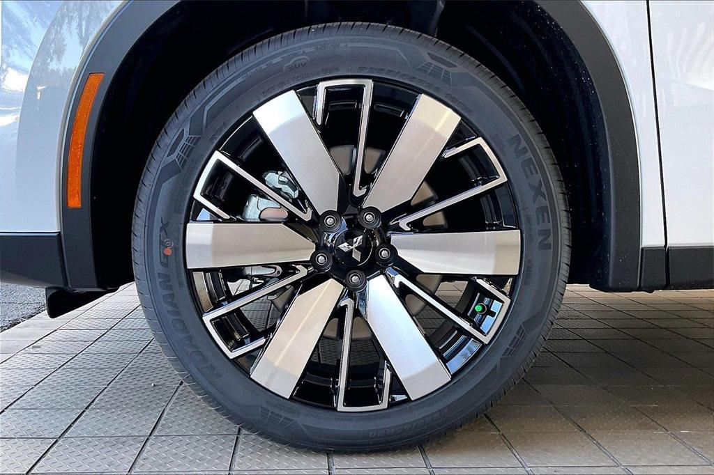 new 2026 Mitsubishi Outlander car, priced at $29,276