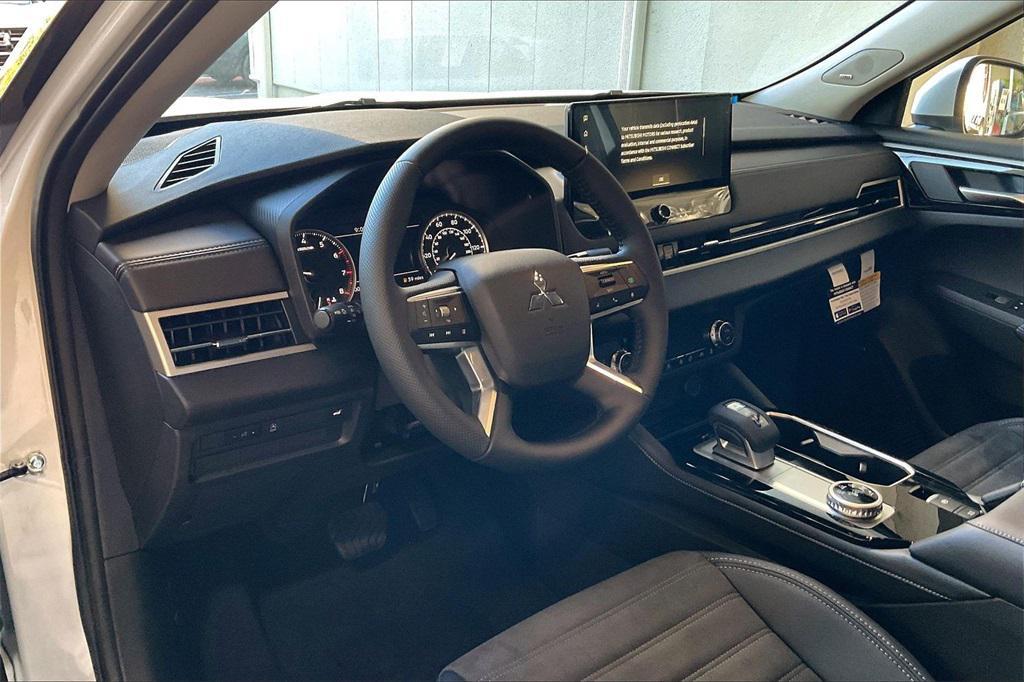 new 2026 Mitsubishi Outlander car, priced at $29,276