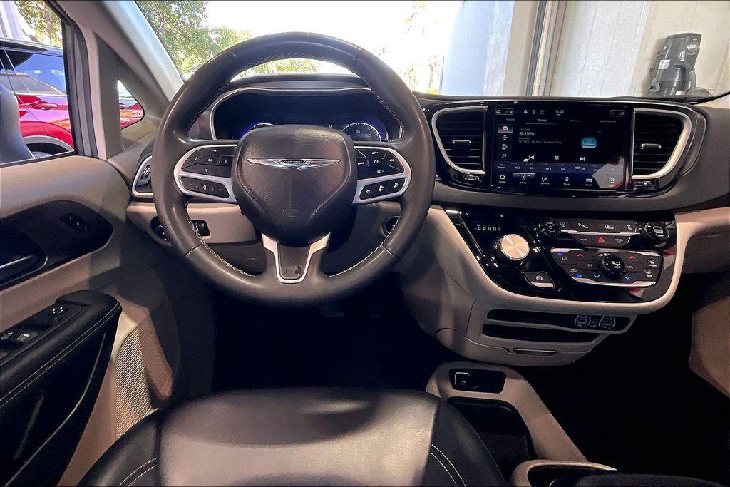 used 2023 Chrysler Pacifica car, priced at $21,992