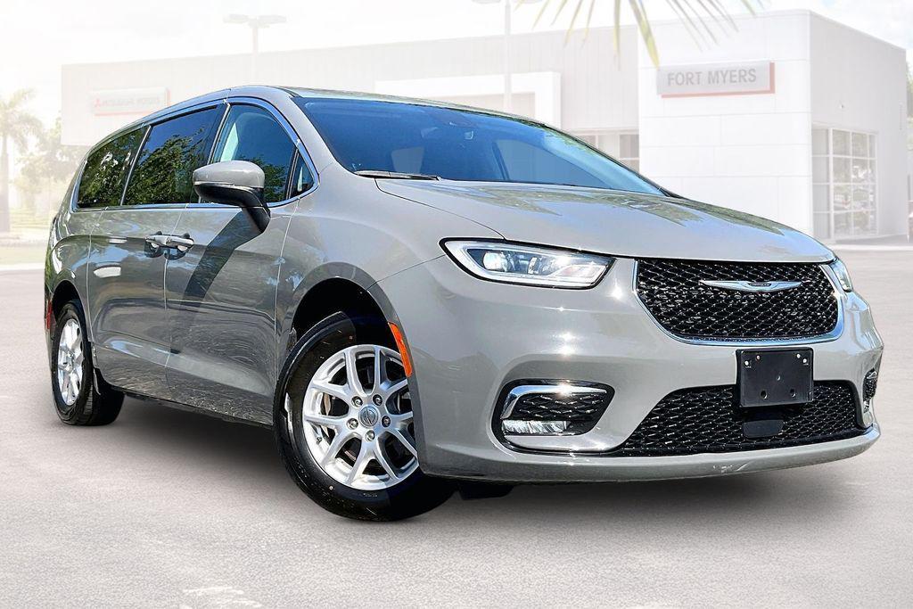 used 2023 Chrysler Pacifica car, priced at $21,992