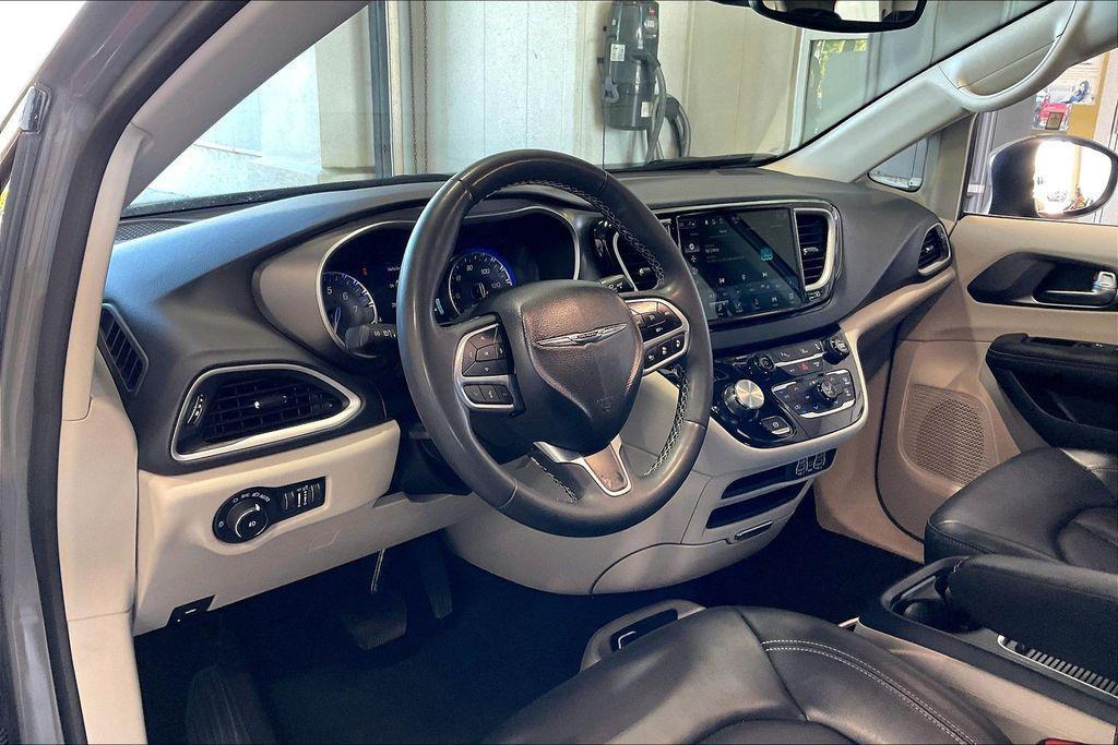 used 2023 Chrysler Pacifica car, priced at $21,992