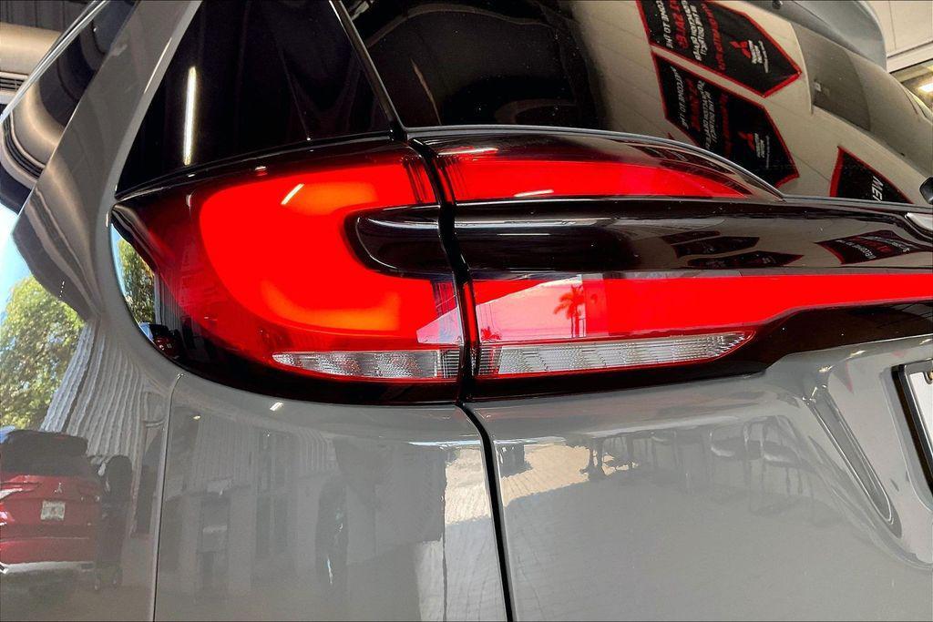 used 2023 Chrysler Pacifica car, priced at $21,992