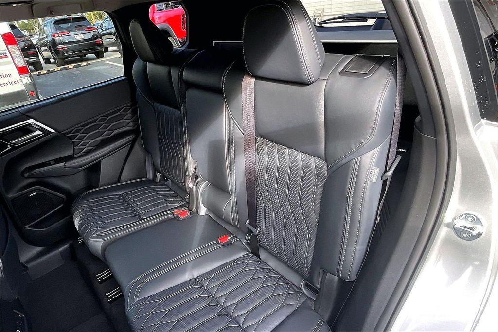 new 2026 Mitsubishi Outlander car, priced at $38,687