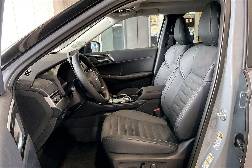 new 2026 Mitsubishi Outlander car, priced at $33,659