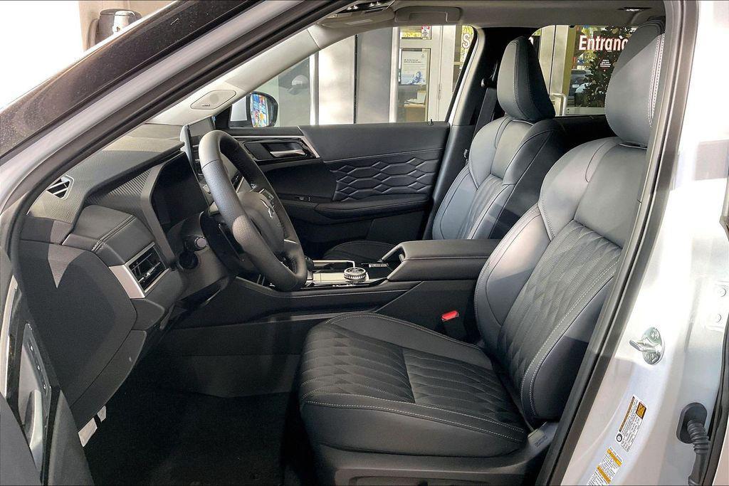 new 2026 Mitsubishi Outlander car, priced at $35,972