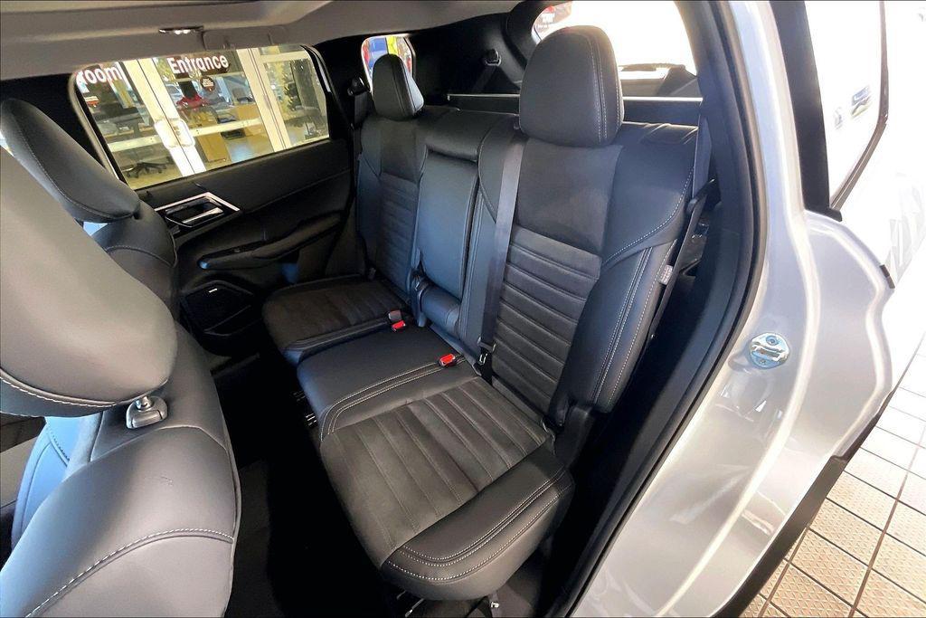 new 2026 Mitsubishi Outlander car, priced at $33,951