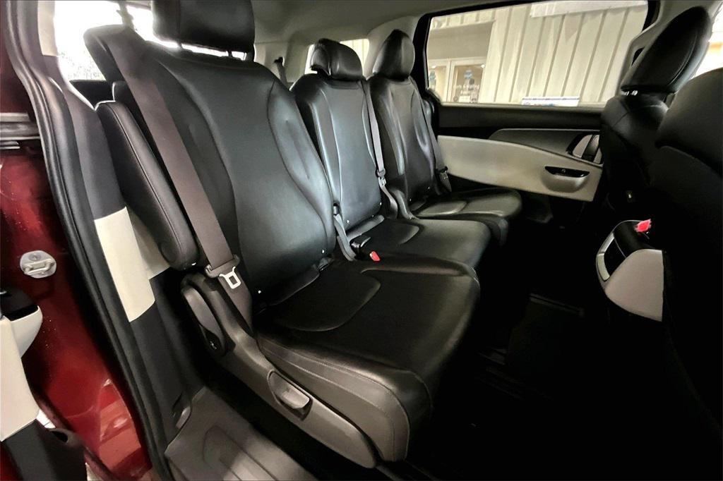 used 2024 Kia Carnival car, priced at $25,995