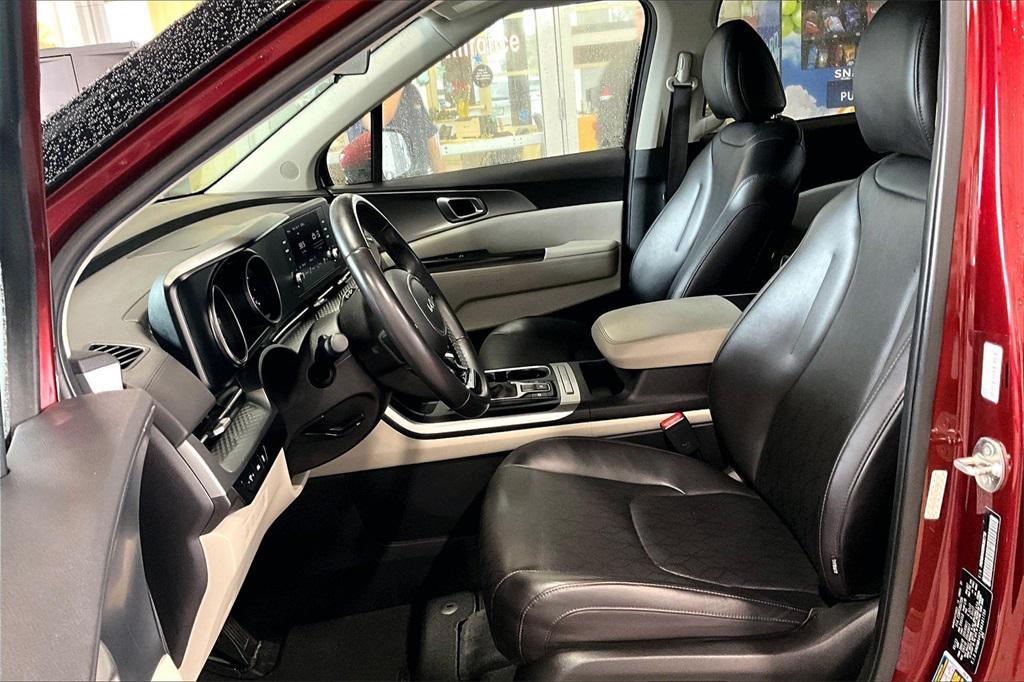 used 2024 Kia Carnival car, priced at $25,995