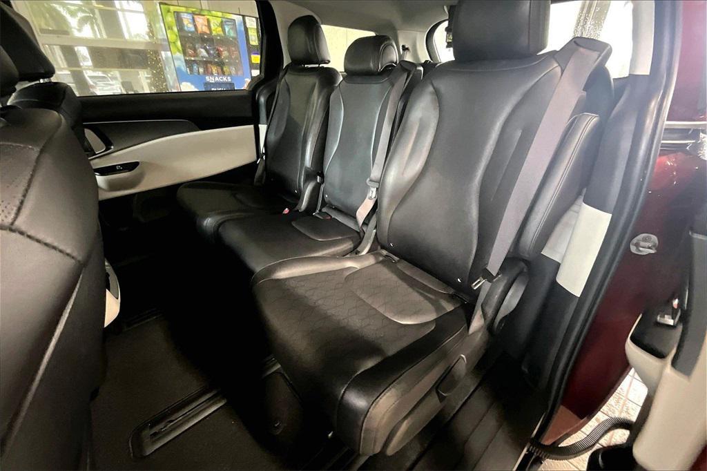 used 2024 Kia Carnival car, priced at $25,995