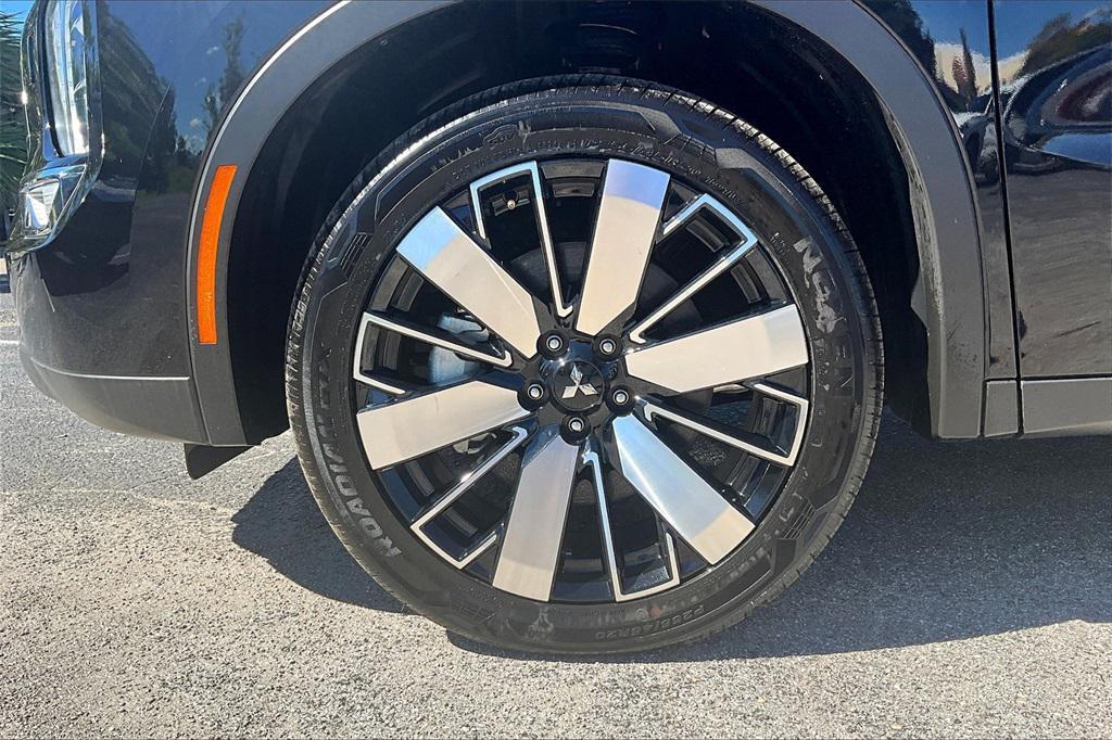 new 2025 Mitsubishi Outlander car, priced at $26,197