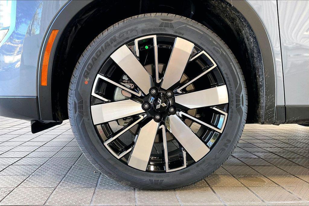 new 2026 Mitsubishi Outlander car, priced at $31,212