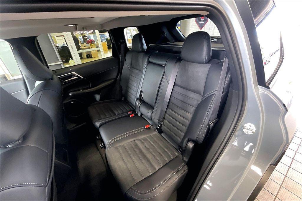 new 2026 Mitsubishi Outlander car, priced at $33,798