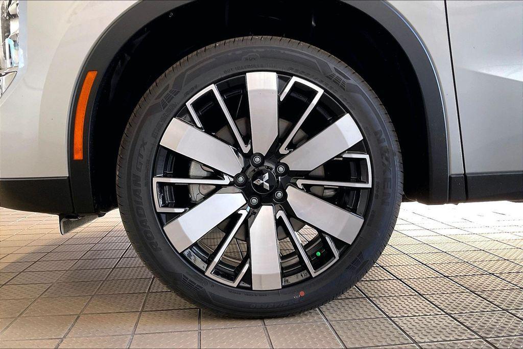 new 2026 Mitsubishi Outlander car, priced at $34,583
