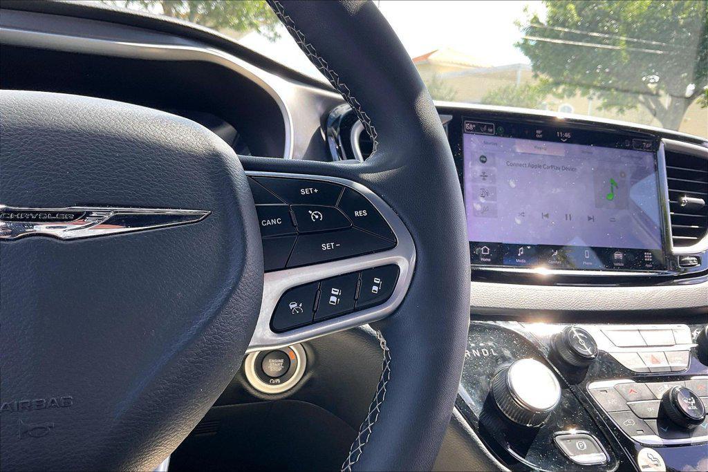 used 2025 Chrysler Pacifica car, priced at $21,984