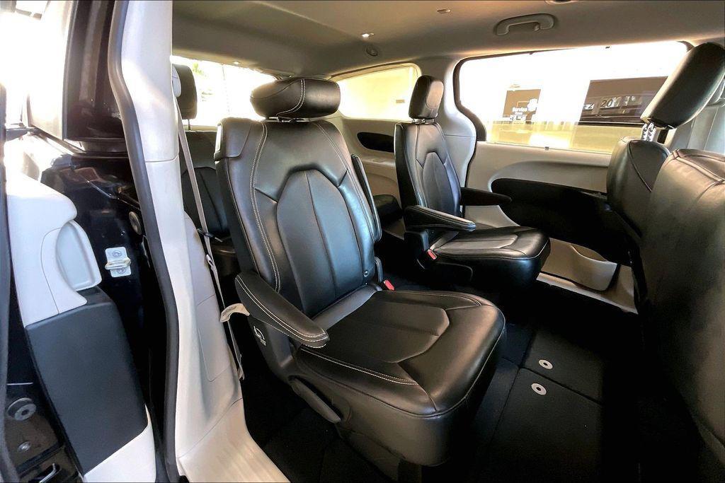 used 2024 Chrysler Pacifica car, priced at $22,394