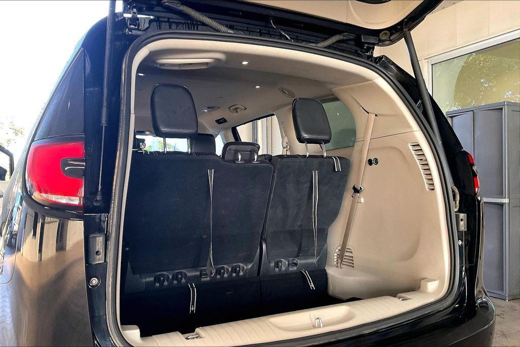 used 2024 Chrysler Pacifica car, priced at $22,394