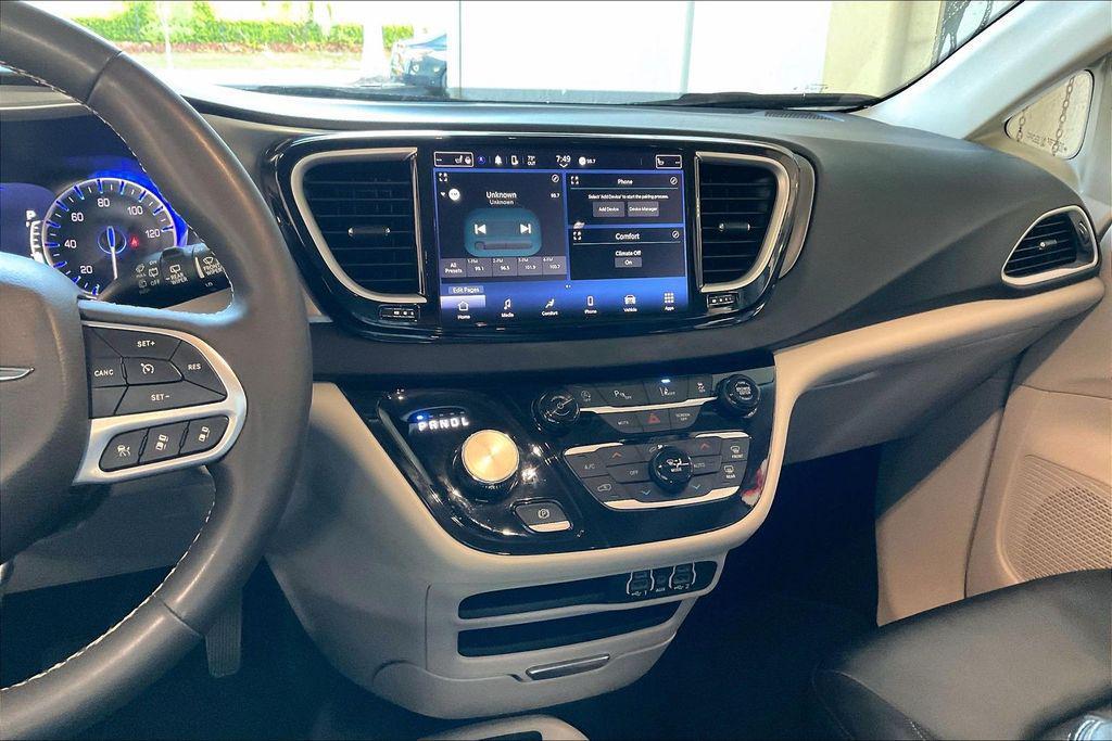 used 2024 Chrysler Pacifica car, priced at $22,394