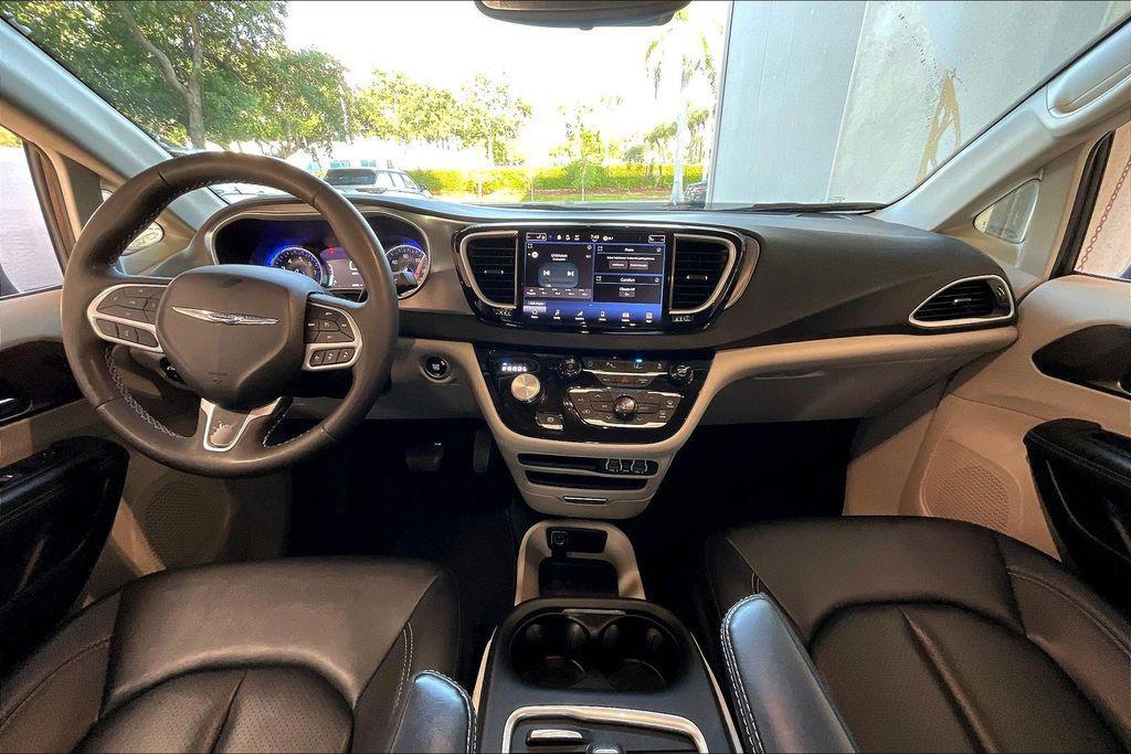 used 2024 Chrysler Pacifica car, priced at $22,394