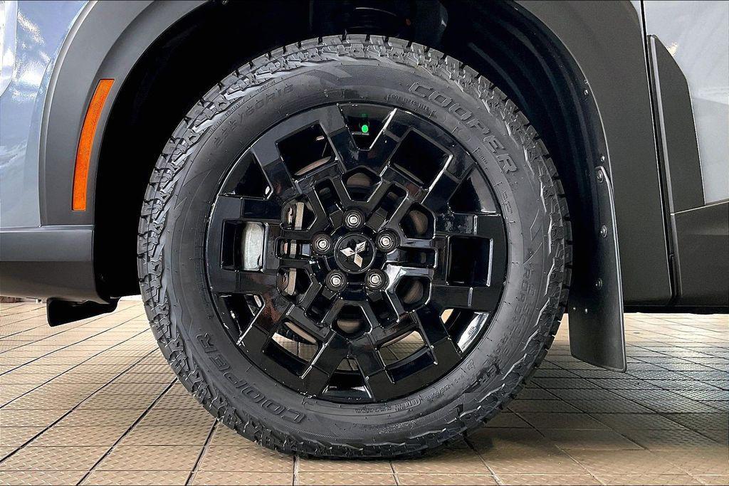 new 2026 Mitsubishi Outlander car, priced at $34,285